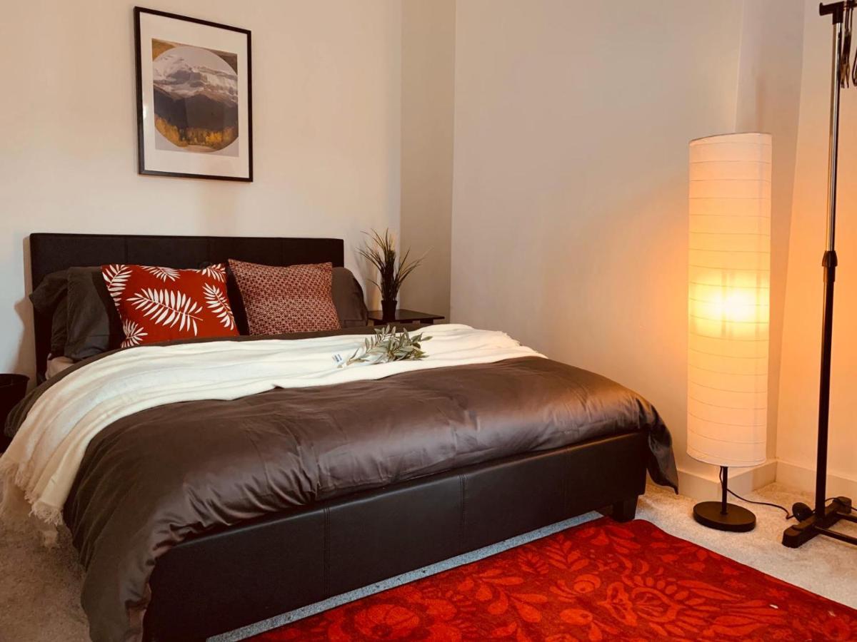 Stylish, Spacious & Luxurious Home - Parking Liverpool Zewnętrze zdjęcie